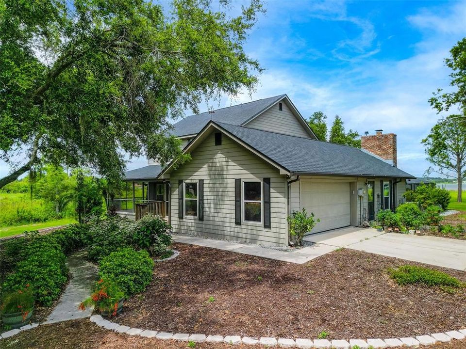 На продажу: $695,000 (3 спален, 2 ванн, 2108 Квадратных фут)