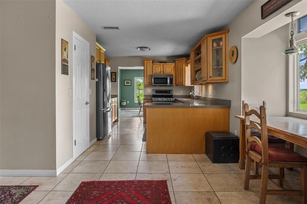 На продажу: $695,000 (3 спален, 2 ванн, 2108 Квадратных фут)