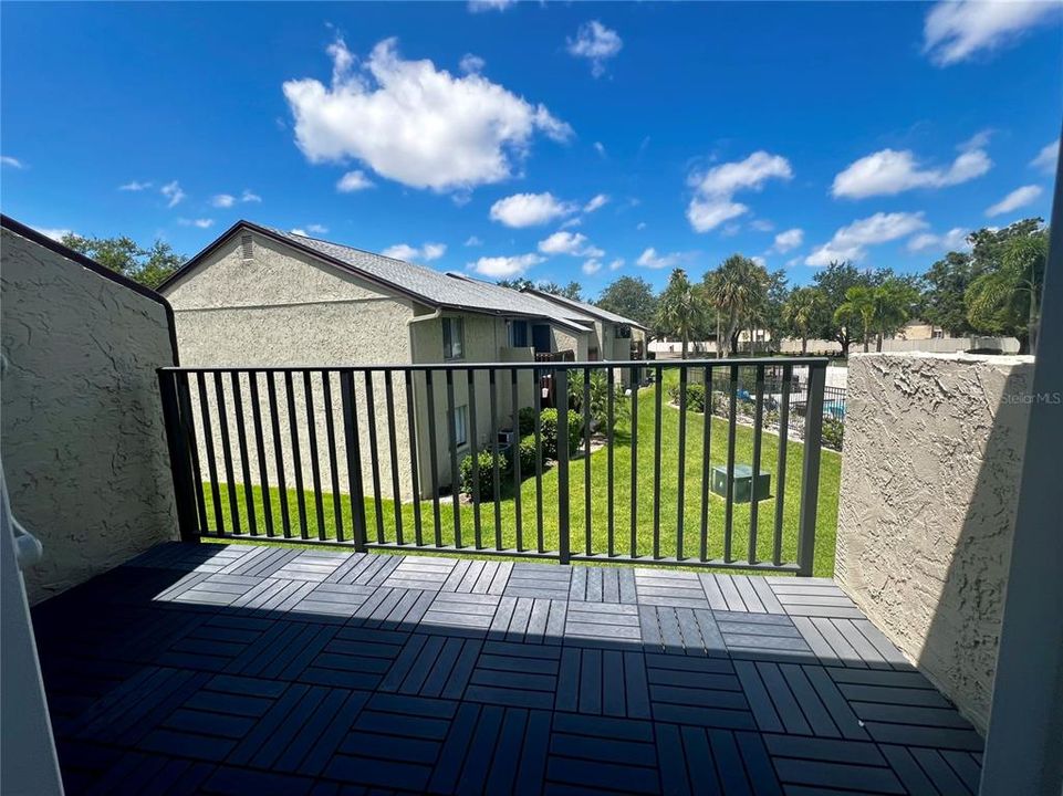 合同活跃: $110,000 (1 贝兹, 1 浴室, 590 平方英尺)