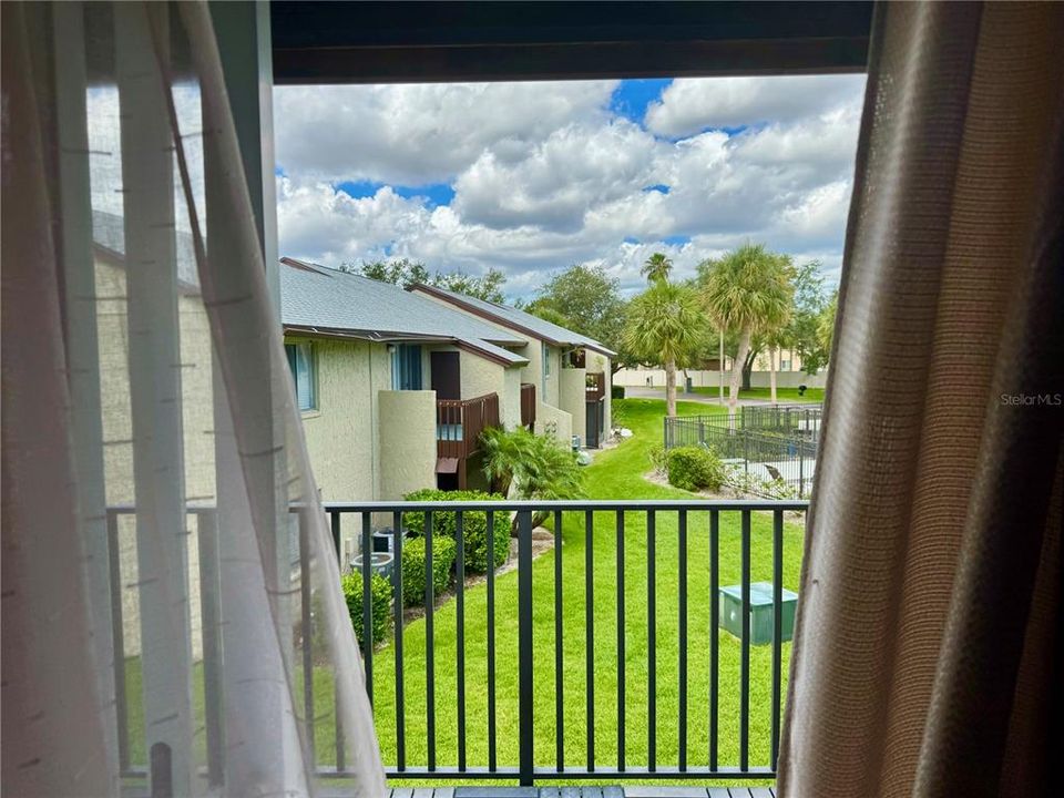 合同活跃: $110,000 (1 贝兹, 1 浴室, 590 平方英尺)