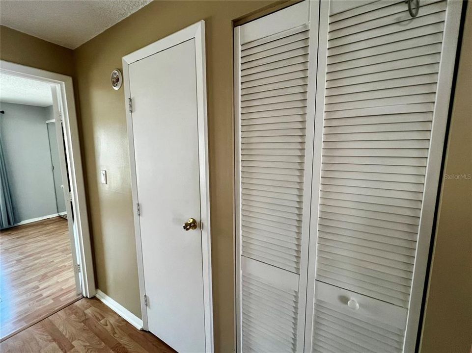 合同活跃: $110,000 (1 贝兹, 1 浴室, 590 平方英尺)