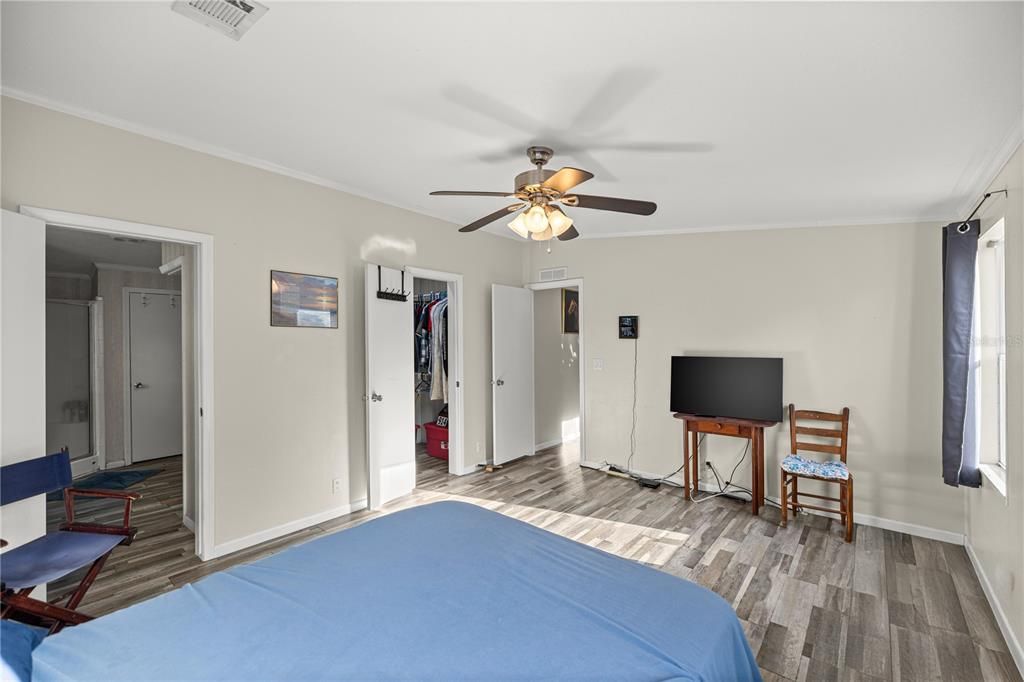 Active With Contract: $322,500 (4 beds, 2 baths, 1620 Square Feet)