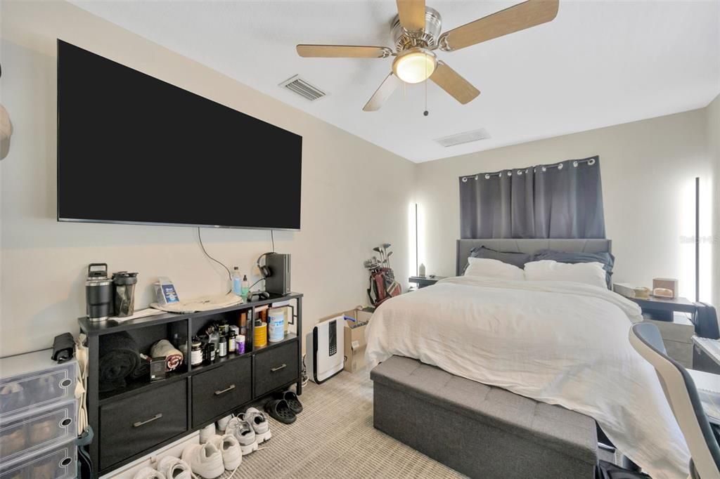 合同活跃: $2,750 (3 贝兹, 2 浴室, 1204 平方英尺)