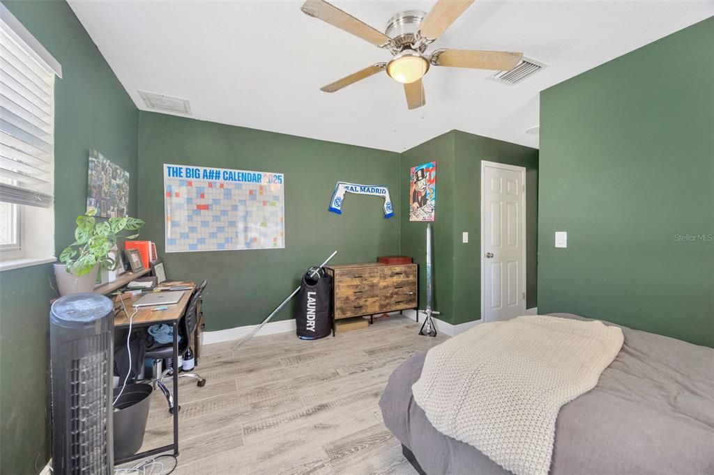 合同活跃: $2,750 (3 贝兹, 2 浴室, 1204 平方英尺)