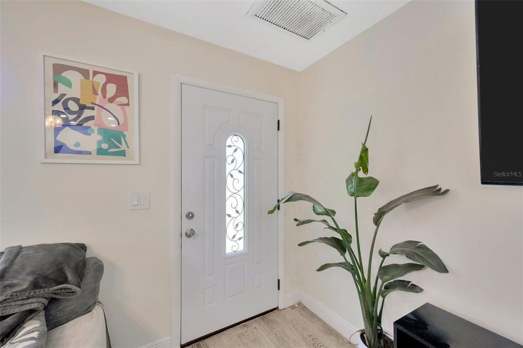 合同活跃: $2,750 (3 贝兹, 2 浴室, 1204 平方英尺)