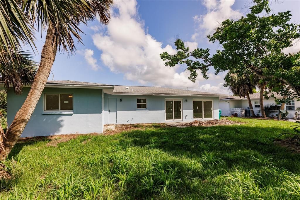 合同活跃: $210,000 (2 贝兹, 2 浴室, 1542 平方英尺)