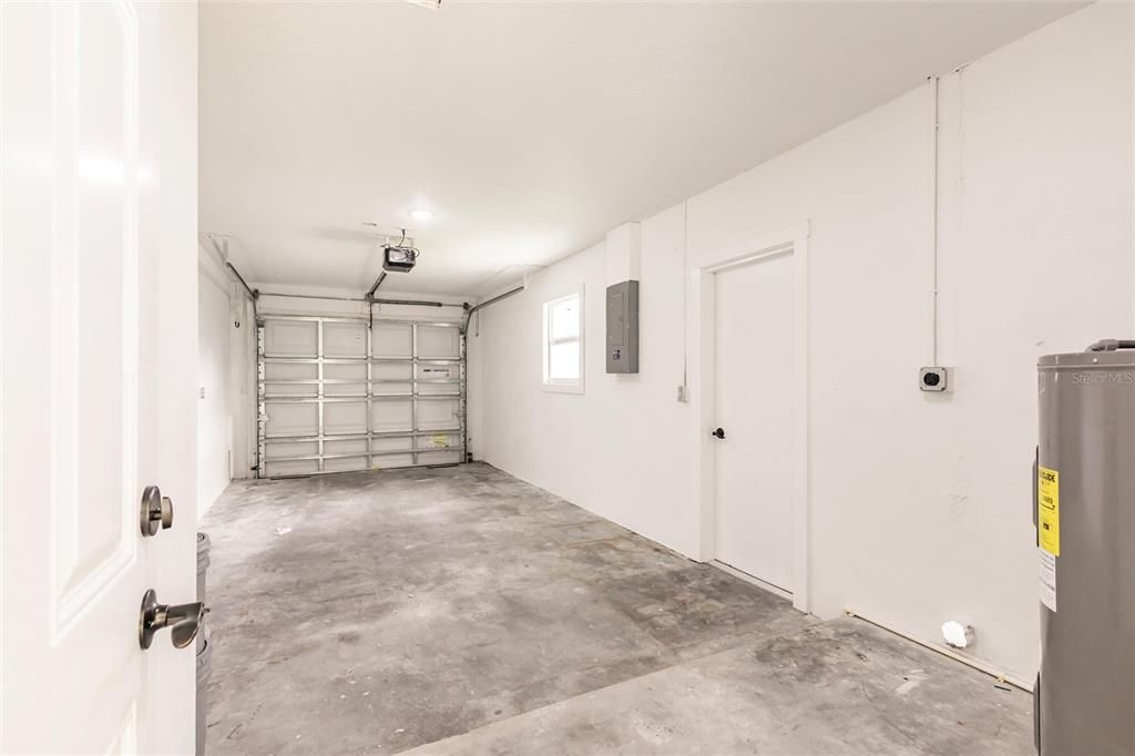 合同活跃: $210,000 (2 贝兹, 2 浴室, 1542 平方英尺)