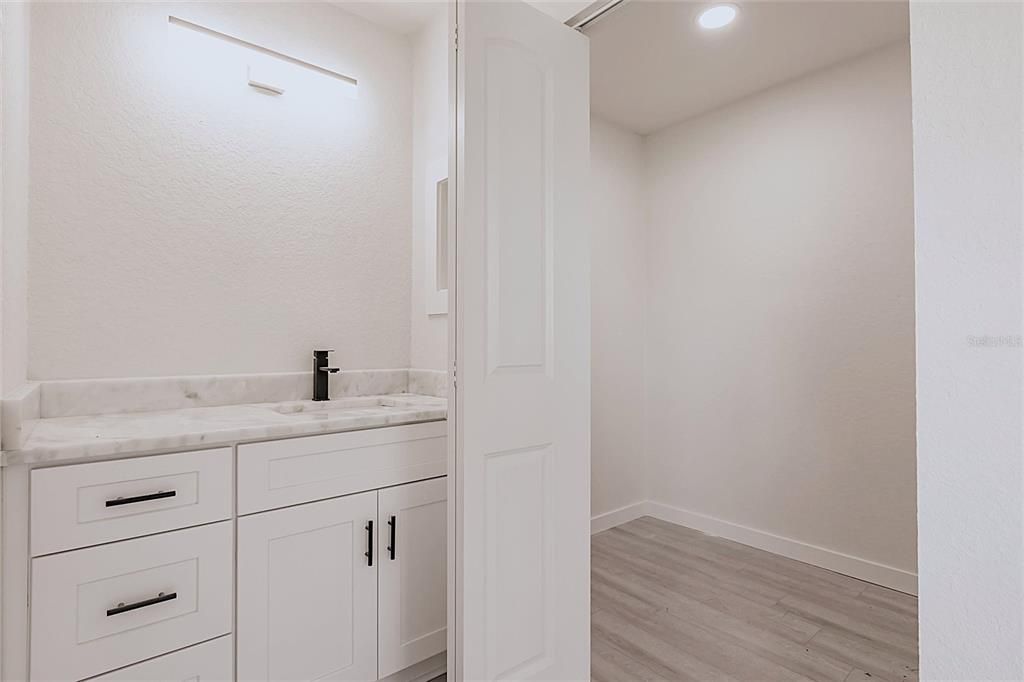 合同活跃: $210,000 (2 贝兹, 2 浴室, 1542 平方英尺)