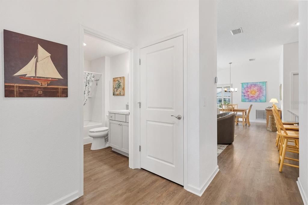 Active With Contract: $249,900 (2 beds, 2 baths, 1148 Square Feet)