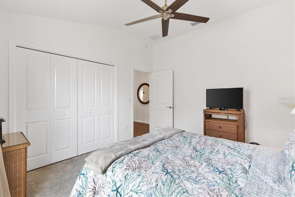Active With Contract: $249,900 (2 beds, 2 baths, 1148 Square Feet)