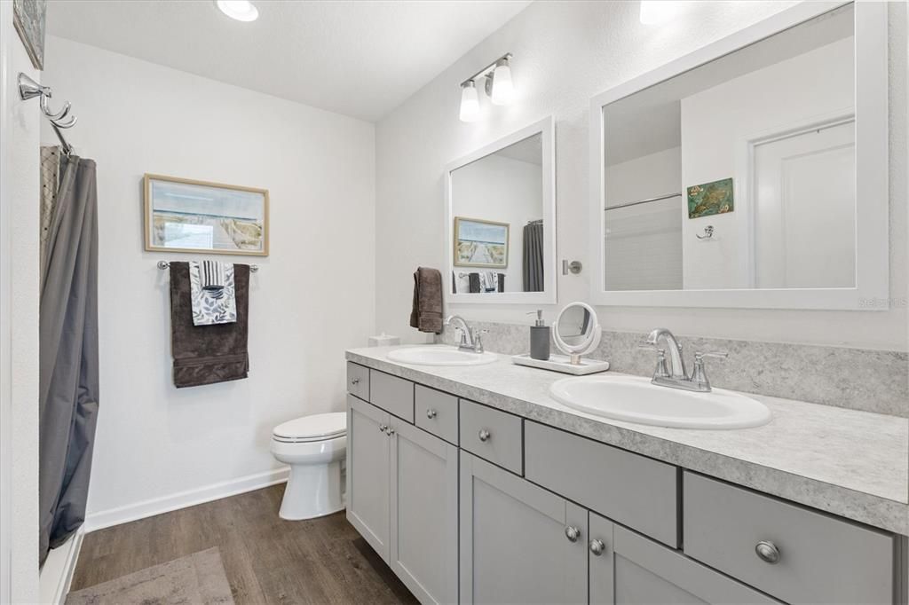 Active With Contract: $249,900 (2 beds, 2 baths, 1148 Square Feet)