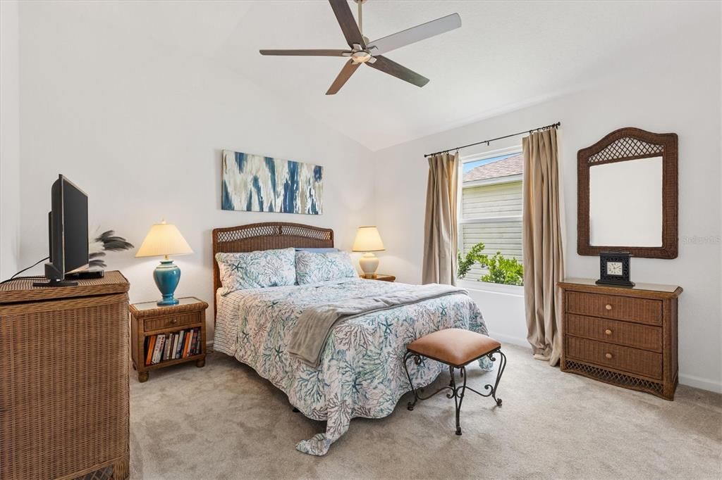 Active With Contract: $249,900 (2 beds, 2 baths, 1148 Square Feet)