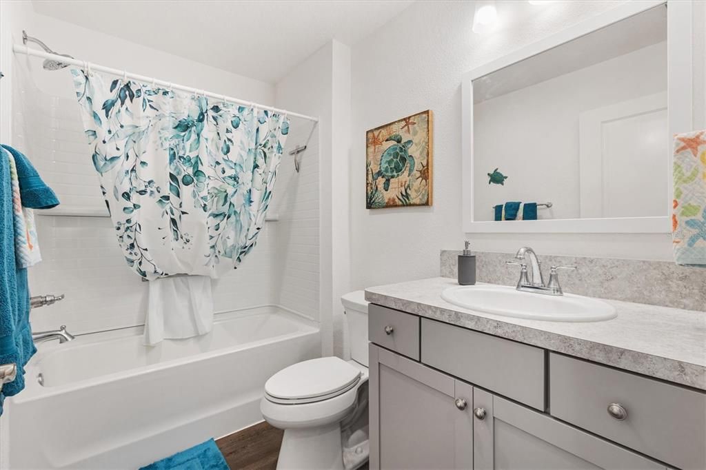 Active With Contract: $249,900 (2 beds, 2 baths, 1148 Square Feet)