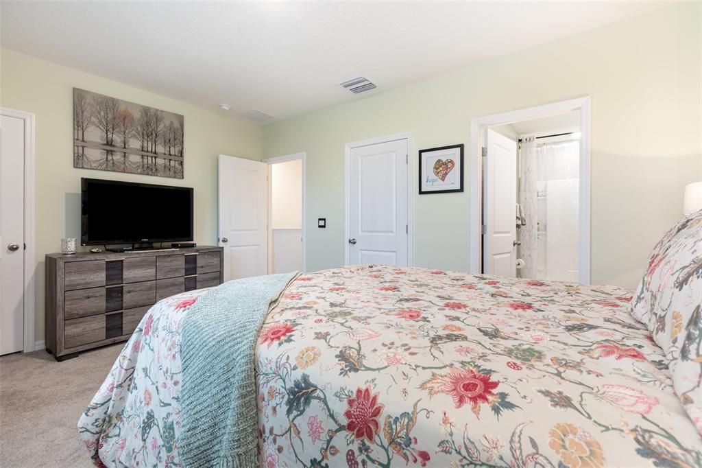 For Sale: $270,000 (3 beds, 2 baths, 1695 Square Feet)