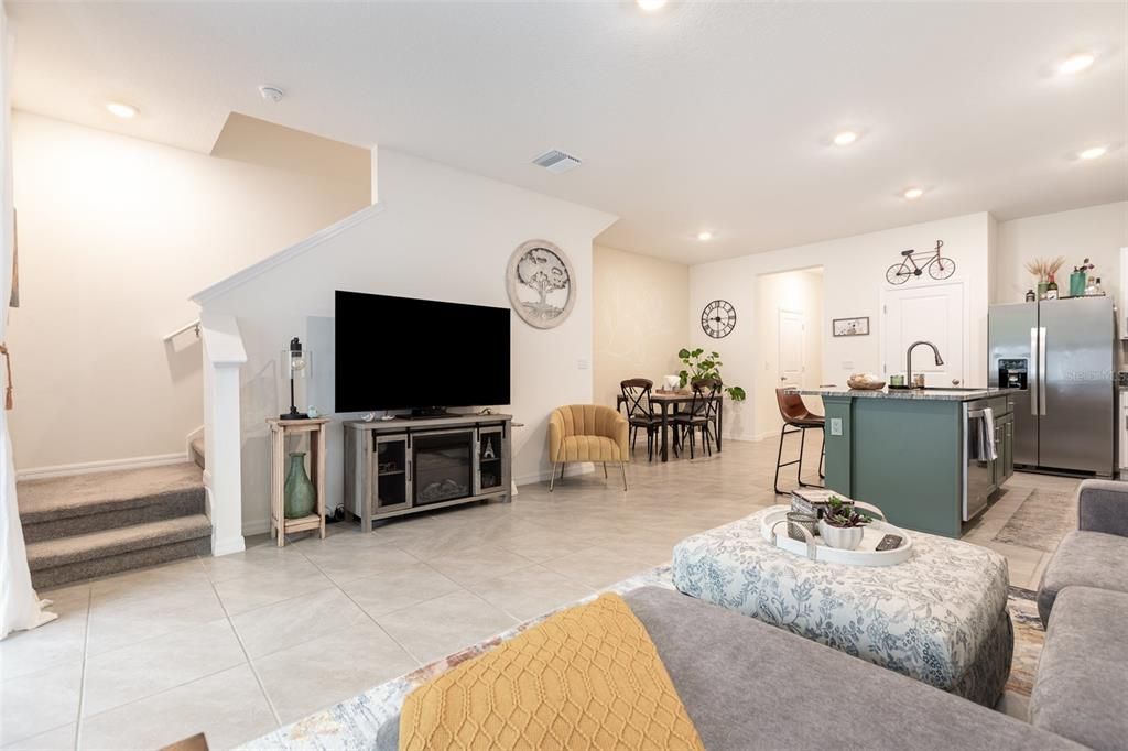 For Sale: $270,000 (3 beds, 2 baths, 1695 Square Feet)