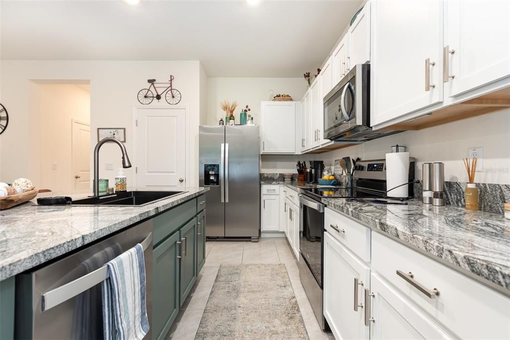 For Sale: $270,000 (3 beds, 2 baths, 1695 Square Feet)