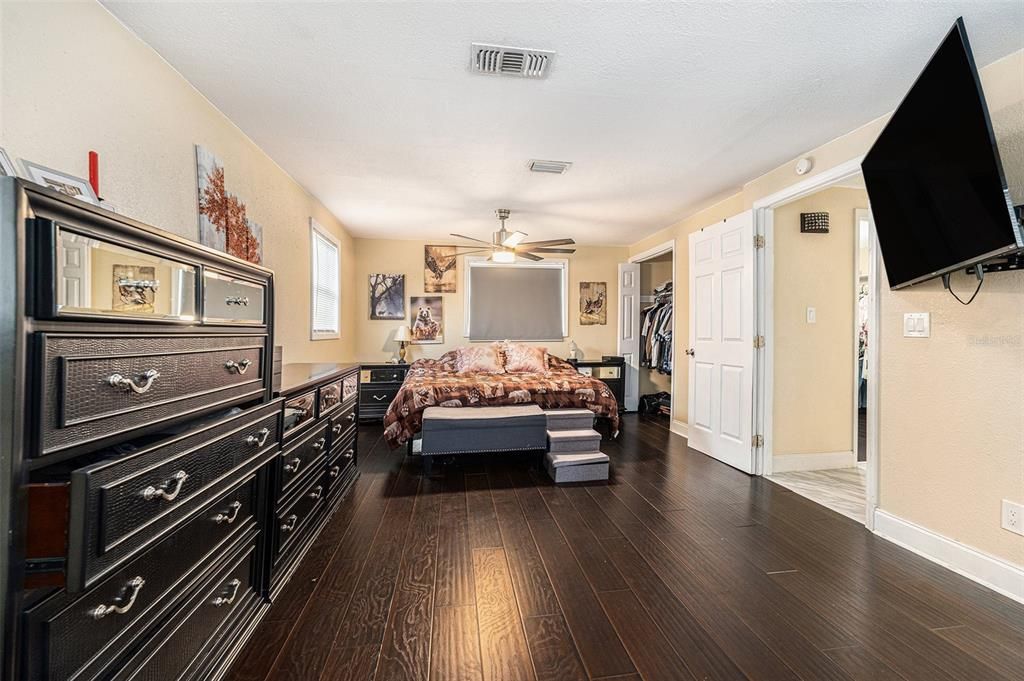 Active With Contract: $450,000 (3 beds, 2 baths, 2059 Square Feet)