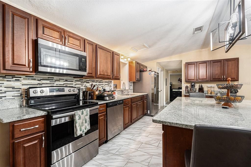 Active With Contract: $450,000 (3 beds, 2 baths, 2059 Square Feet)