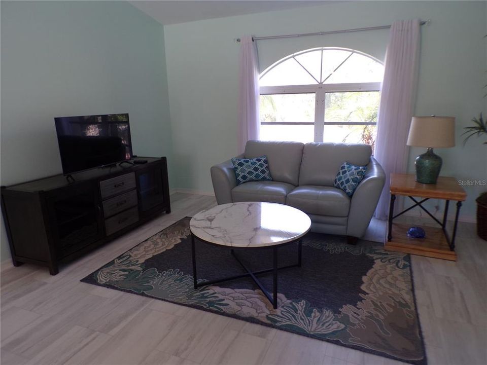 В аренду: $3,350 (3 спален, 2 ванн, 1922 Квадратных фут)