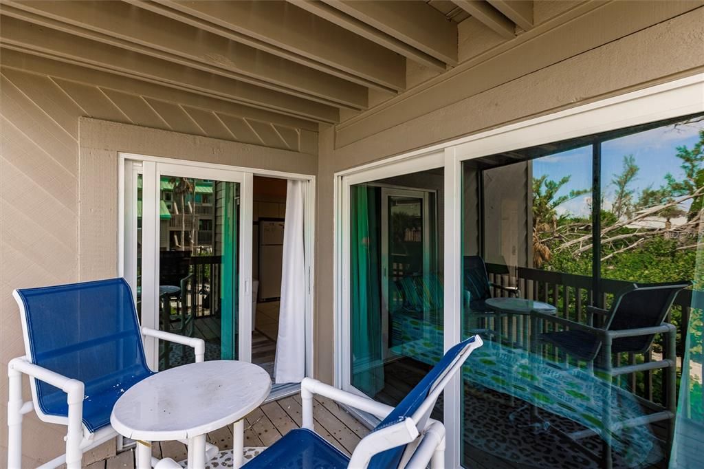 For Sale: $299,900 (1 beds, 1 baths, 787 Square Feet)