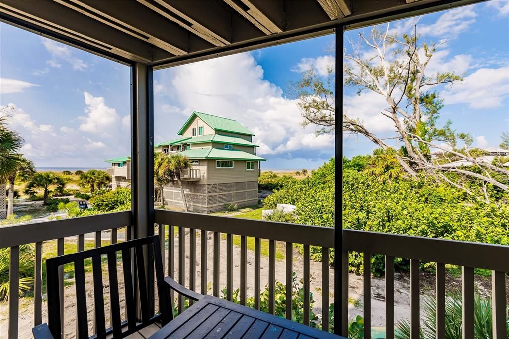 For Sale: $299,900 (1 beds, 1 baths, 787 Square Feet)