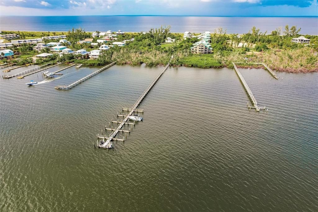 For Sale: $299,900 (1 beds, 1 baths, 787 Square Feet)