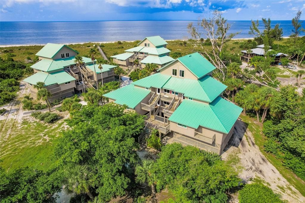 For Sale: $299,900 (1 beds, 1 baths, 787 Square Feet)