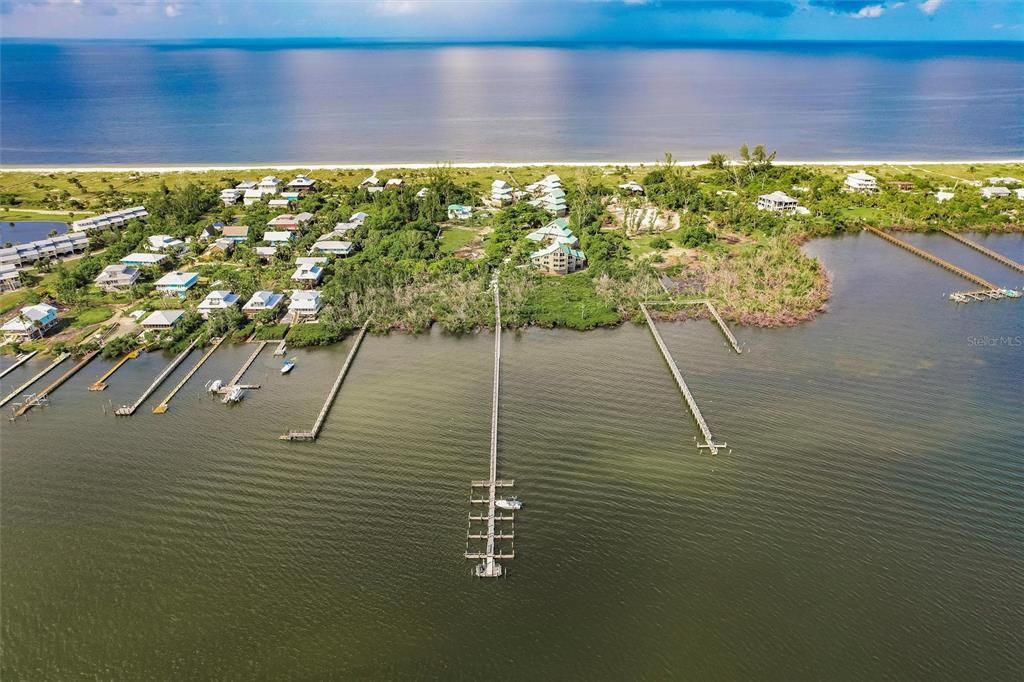 For Sale: $299,900 (1 beds, 1 baths, 787 Square Feet)