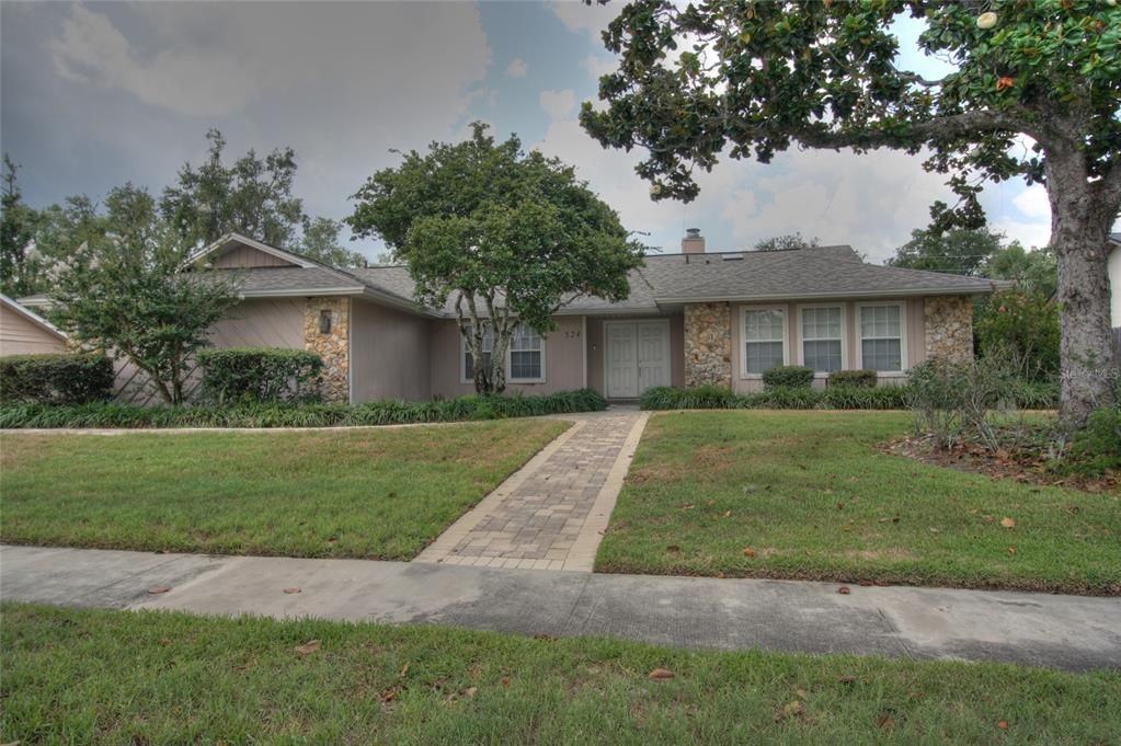 Recently Sold: $620,000 (4 beds, 3 baths, 2526 Square Feet)