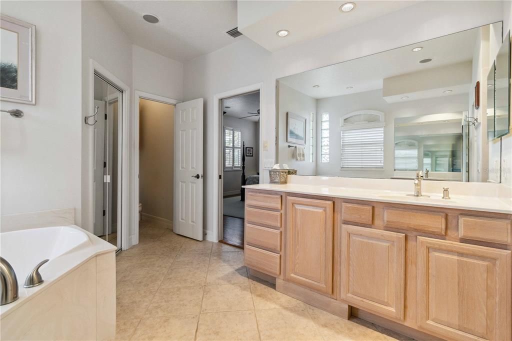 待售: $799,900 (3 贝兹, 3 浴室, 2701 平方英尺)