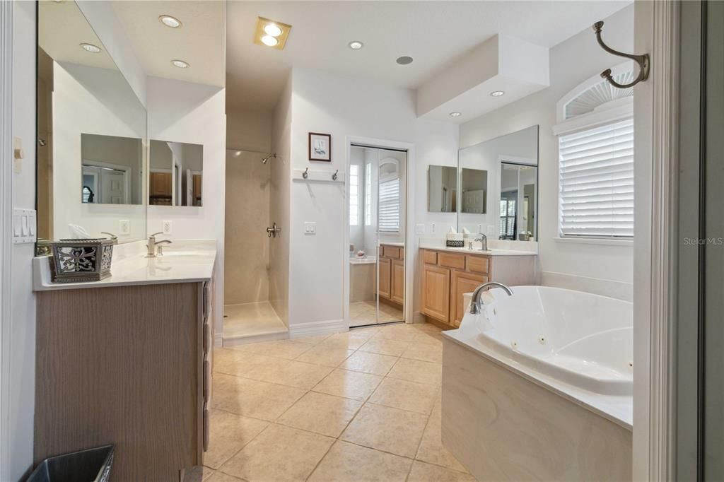 待售: $799,900 (3 贝兹, 3 浴室, 2701 平方英尺)