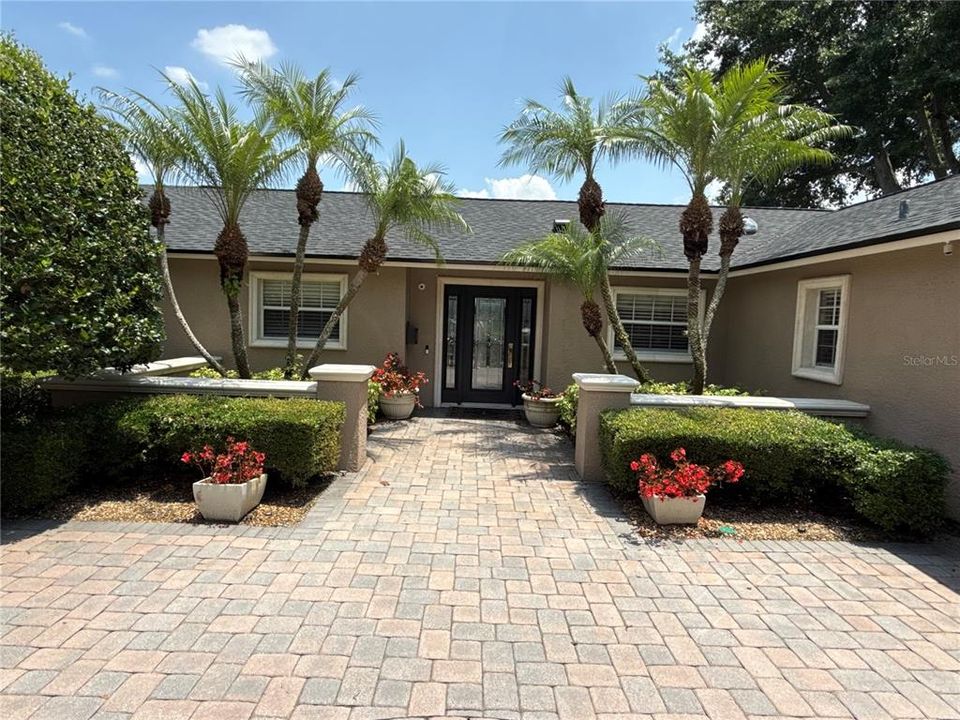 Vendido Recientemente: $950,000 (4 camas, 2 baños, 2603 Pies cuadrados)