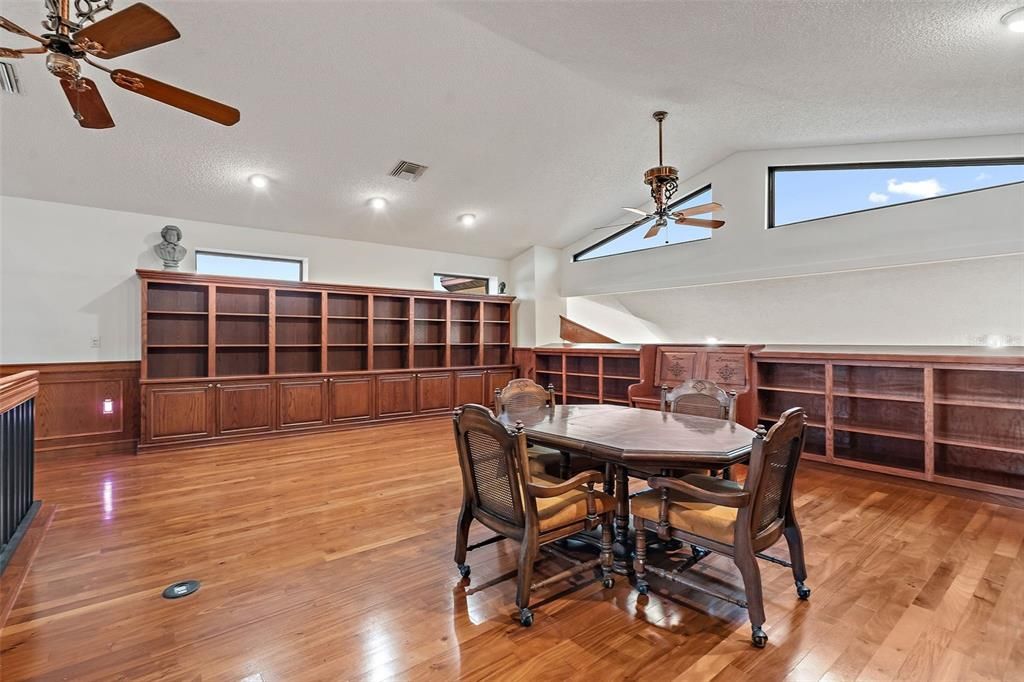 For Sale: $1,499,000 (5 beds, 4 baths, 4406 Square Feet)