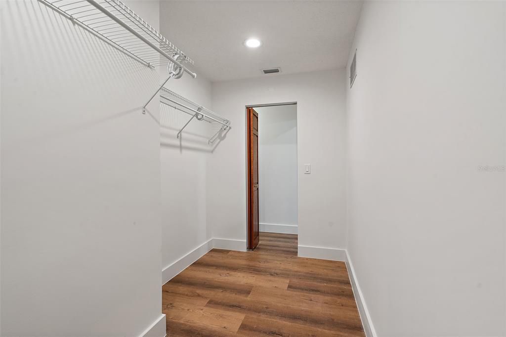 For Sale: $1,499,000 (5 beds, 4 baths, 4406 Square Feet)