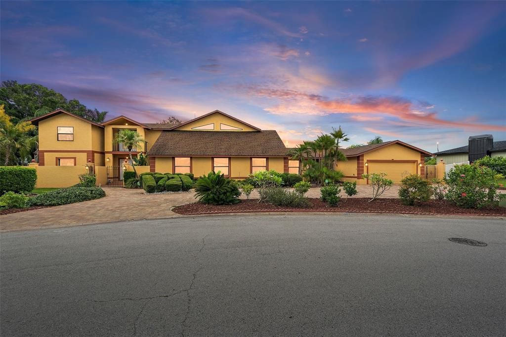 For Sale: $1,499,000 (5 beds, 4 baths, 4406 Square Feet)