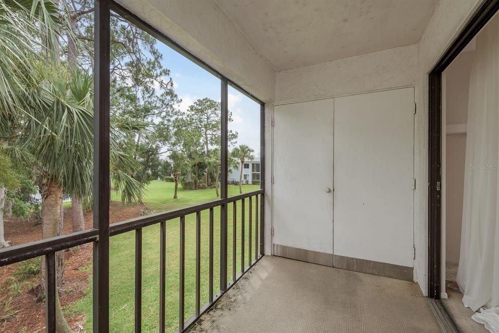 合同活跃: $169,900 (2 贝兹, 2 浴室, 1094 平方英尺)