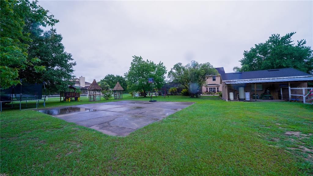 For Sale: $875,000 (5 beds, 2 baths, 3115 Square Feet)