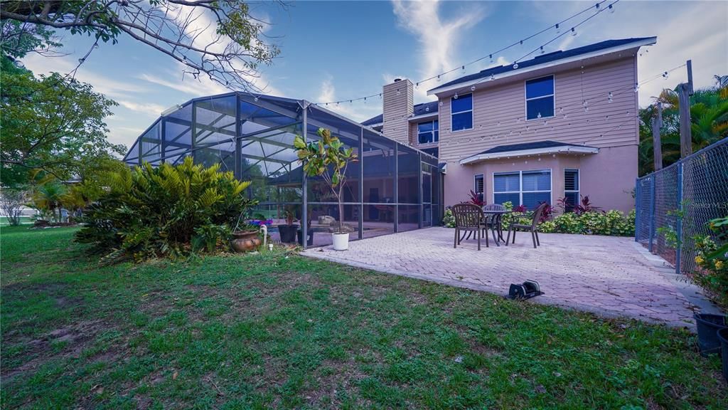 For Sale: $875,000 (5 beds, 2 baths, 3115 Square Feet)