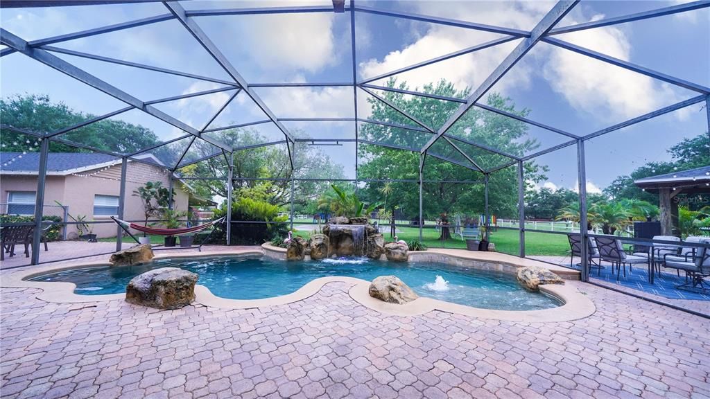 For Sale: $875,000 (5 beds, 2 baths, 3115 Square Feet)