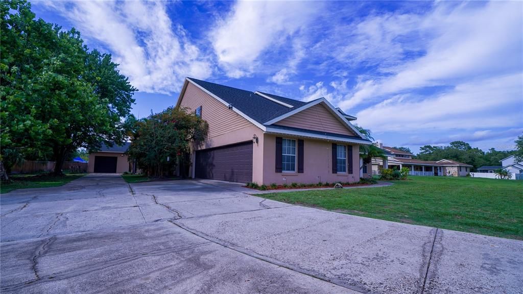 For Sale: $875,000 (5 beds, 2 baths, 3115 Square Feet)