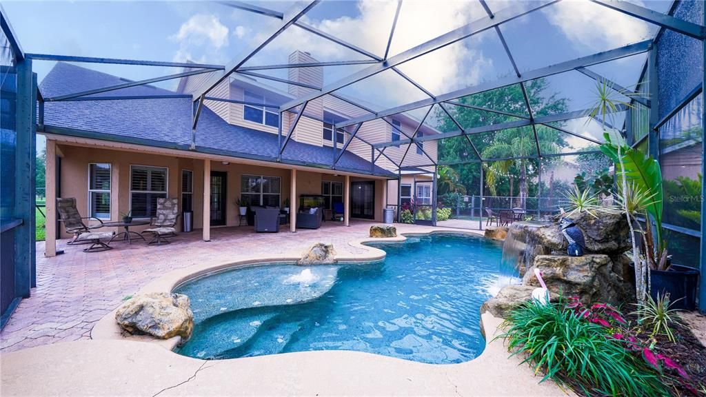 For Sale: $875,000 (5 beds, 2 baths, 3115 Square Feet)