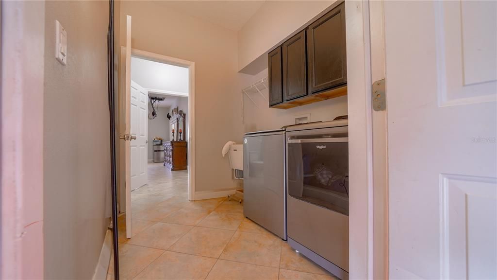 For Sale: $875,000 (5 beds, 2 baths, 3115 Square Feet)