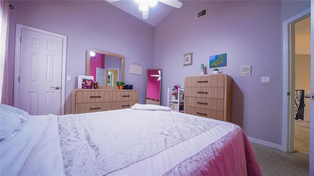 For Sale: $875,000 (5 beds, 2 baths, 3115 Square Feet)