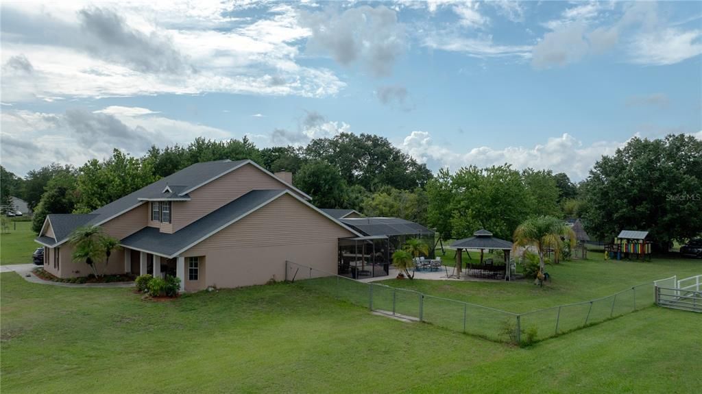 For Sale: $875,000 (5 beds, 2 baths, 3115 Square Feet)