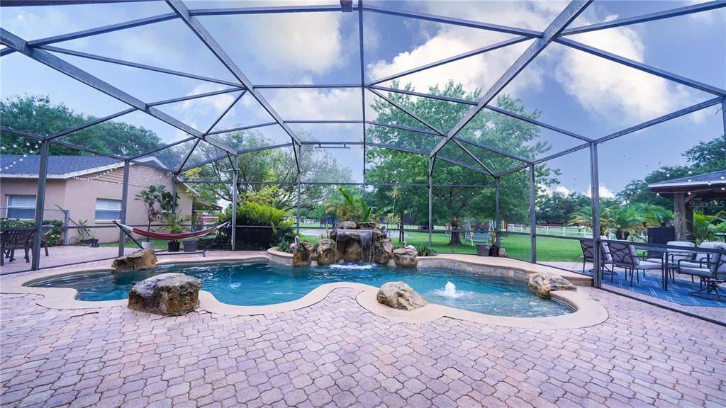 For Sale: $875,000 (5 beds, 2 baths, 3115 Square Feet)