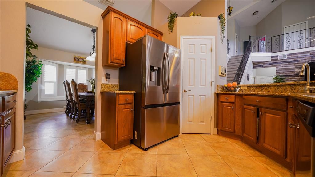 For Sale: $875,000 (5 beds, 2 baths, 3115 Square Feet)