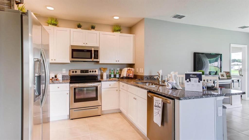 Active With Contract: $269,990 (3 beds, 2 baths, 1504 Square Feet)