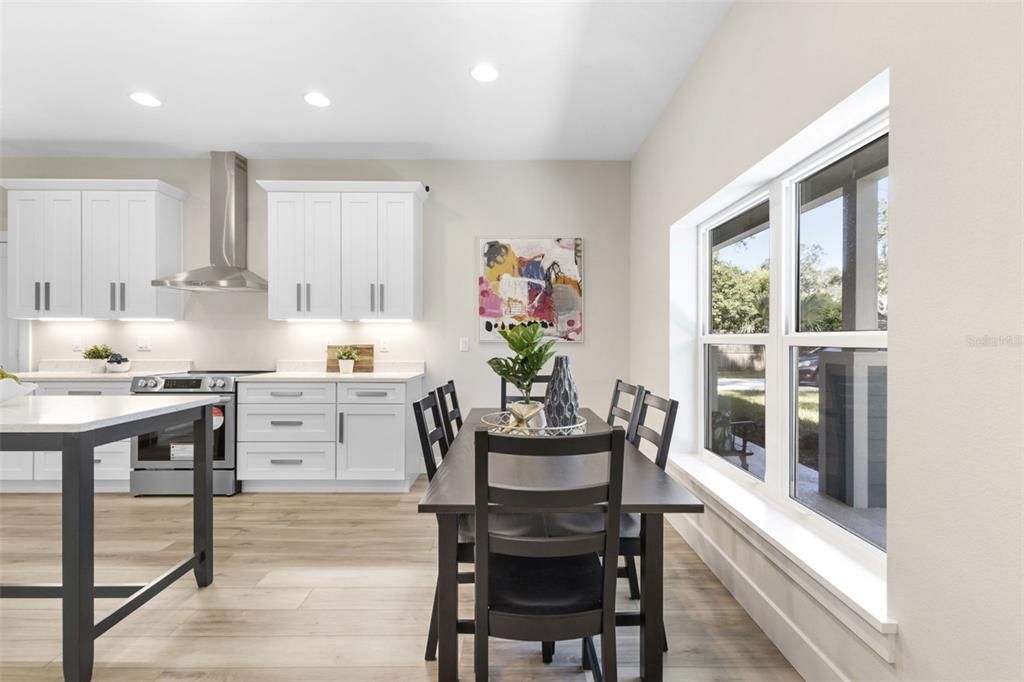 En Venta: $505,900 (4 camas, 2 baños, 1976 Pies cuadrados)