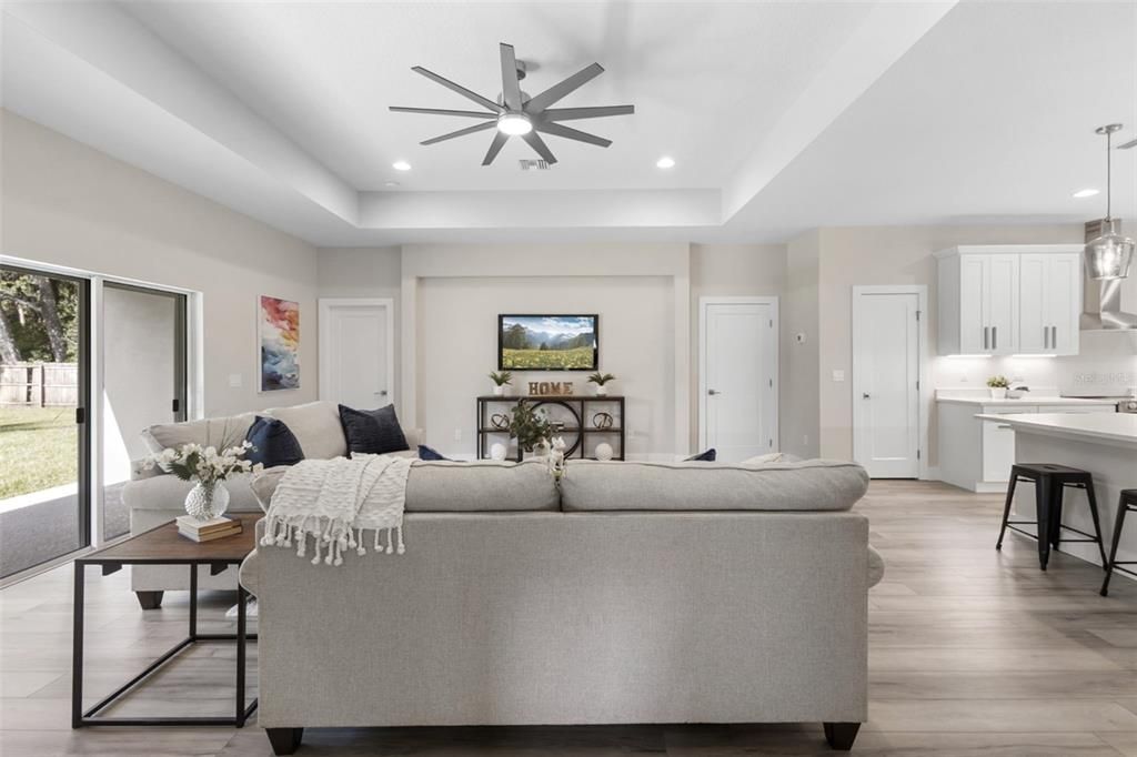 En Venta: $505,900 (4 camas, 2 baños, 1976 Pies cuadrados)