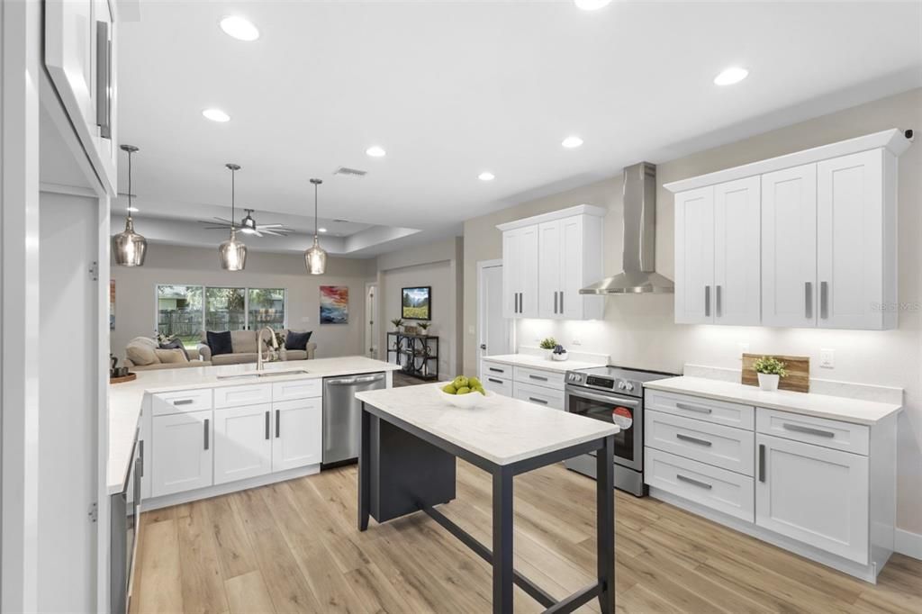 En Venta: $505,900 (4 camas, 2 baños, 1976 Pies cuadrados)